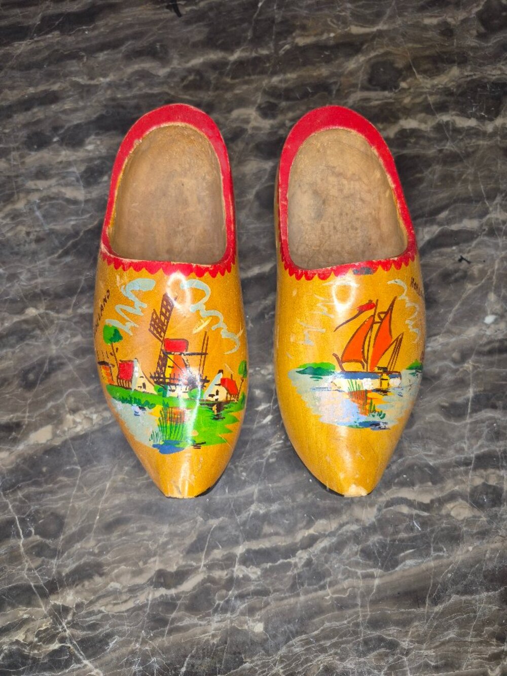 Vtg Hand-Painted WINDMILLS DUTCH CLOGS (6.5") Carved Wood Souvenir Shoes HOLLAND